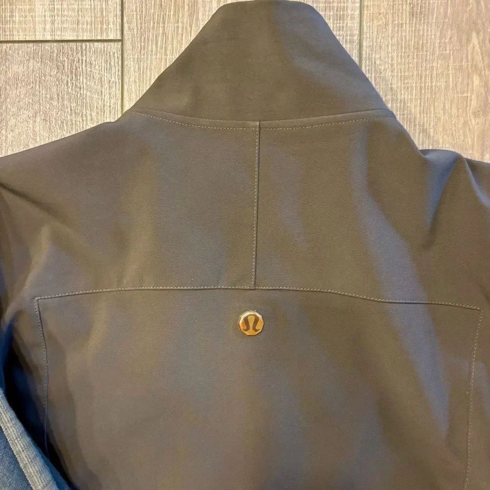 Lululemon Jacket - Picture 6 of 9
